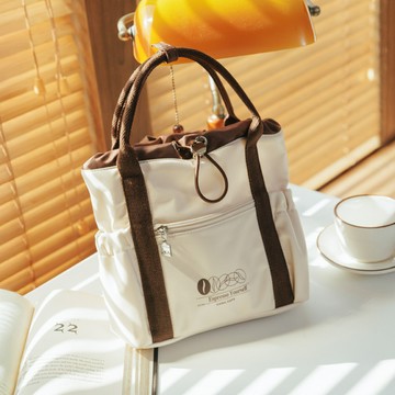 FILA X CAMA CAFE 聯名2WAY質感雙肩包-米白色 BPA-1817-IV