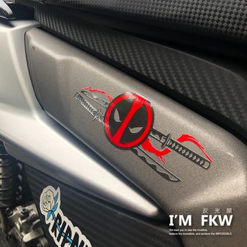 反光屋FKW 死侍 武士刀 DEADPOOL 反光貼紙 車貼 機車貼紙 汽車貼紙 重機貼紙 簍空無底 可剪開任意貼飾