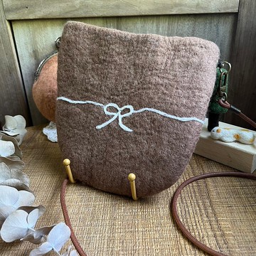 暖洋羊手作|蝴蝶結日系羊毛氈小廢包 收納包 斜背包