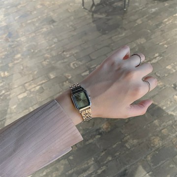 【現貨】简约方形手表女款学生ins风小众高级感轻奢小表盘复古气质小绿表【北歐家居生活】