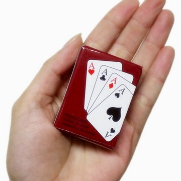 現貨《趣味桌遊E6C】旅行出國 露營 便攜5.3* 3.8cm 撲克牌 ♥ 好Q 旅遊 迷你小撲克牌 ♥ 打發時間 遊戲