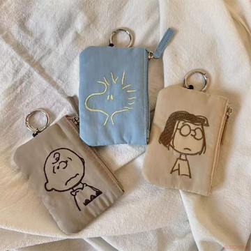 桃園出貨✨日系史努比查理刺繡可伸縮掛鉤鑰匙包身份證公交卡刺繡卡包收納
