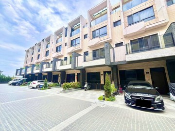大賠售【電梯雙車別墅】間間套房|2年屋|我承辦｜台中市清水區港口路