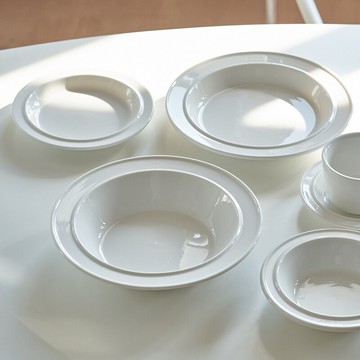 白色盤子高級感餐盤ins風陶瓷沙拉早餐盤草帽盤深盤家用湯盤菜盤