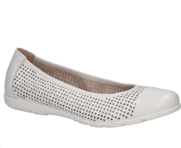 CAPRICE WHITE CASUAL CLOSED BALLERINAS 白色女款鞋子