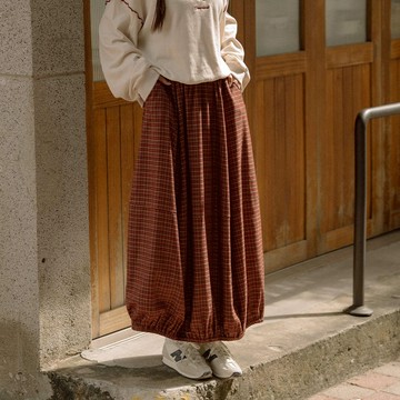 QUEENSHOP_F 女裝 格紋剪接設計氣球長裙 兩色售 現+預 【03021693】