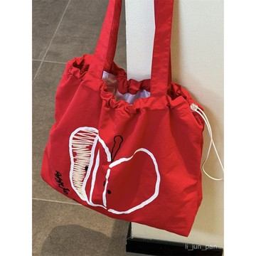 🔥臺灣出貨🔥【8.7萬人收藏】蘋果新款抽繩帆布包學生輕便通懃百搭單肩包小衆大容量簡約託特包