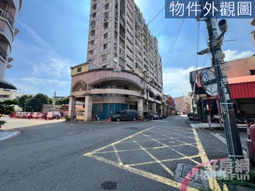 鳳山國中大露台3+2房平車房｜高雄市鳳山區東門街