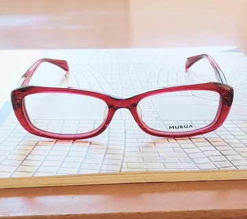 2006年 日本MURUA品牌 透明莓果色 圓弧曲線膠框 老品全新