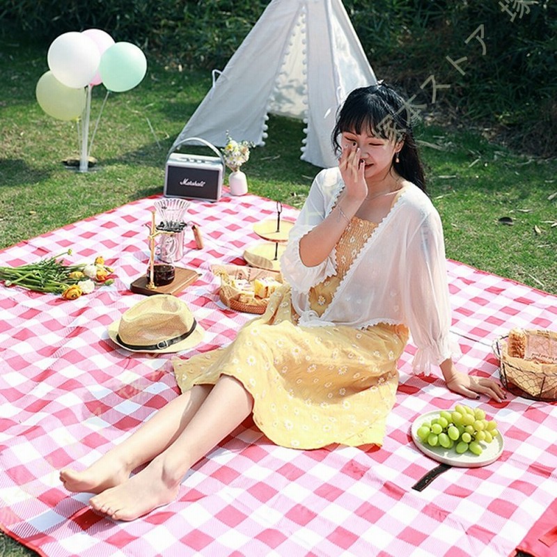 ピクニックマット レジャーシート 軽量 ブランケット 防湿パッド 折りたたみ 便于携 耐水性 ピクニックシート クッション レジャーマット アウトドア 通販 Lineポイント最大get Lineショッピング