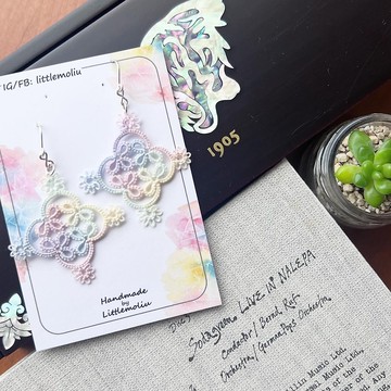 │Littlemoliu│手工梭編 - 海棠花圖案耳環 - 柔和彩虹