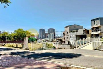 鑫空樹A11｜高醫建工捷運Y9站豪景大兩房車位｜高雄市三民區民族一路