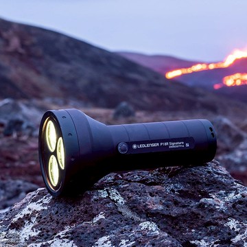 德國Ledlenser P18R Signature 充電式伸縮調焦手電筒