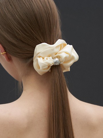 Shell Satin Hair Scrunchie_beige