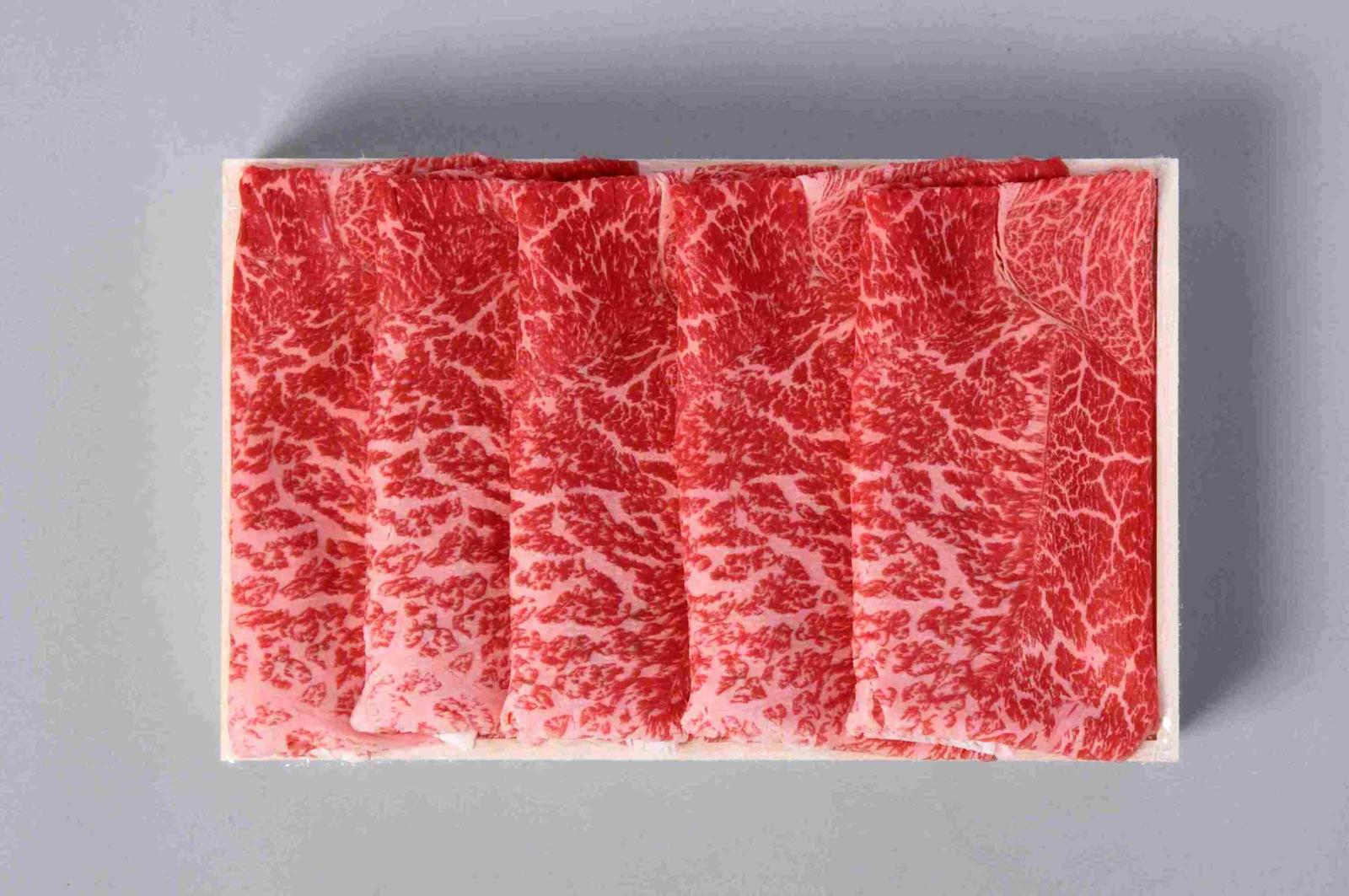 りんごで育った信州牛しゃぶしゃぶセット 上モモ（700g）5～6名用、たれ付き・木箱、化粧箱入