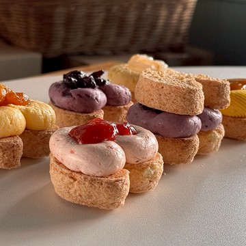 [收禮人自選口味] 3日內出貨【奶油先生】盛夏水果柯基屁屁達克瓦茲禮盒