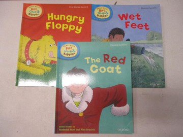 【書寶二手書T9／少年童書_HPK】Hungry Floppy_Wet Feet_The Red Coat_3本合售