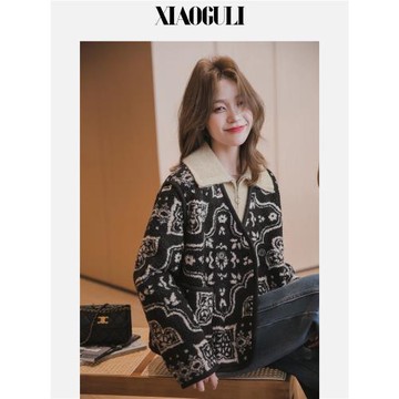 小谷粒羊羔絨外套女短款2024秋冬新款V領百搭寬松設計感保暖上衣