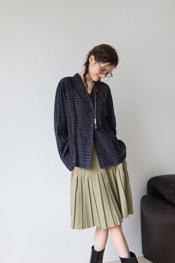 有關夏末的詩 / 古巴領襯衫 / 褶皺格紋