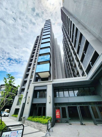 【開遠諾金】左營高鐵站旁#全新裝潢1房1廳+車位｜高雄市左營區大中二路