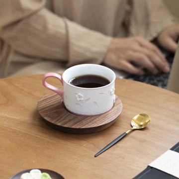 手繪堆料浮雕花漾悠享咖啡杯復古不規則手繪粉色花朵陶瓷水杯