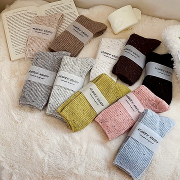 羊毛襪 保暖襪 美麗諾羊毛 舒適 柔軟 條紋 素色 麻花 中筒襪 熊熊襪  豎條襪  台灣出貨 台灣賣家  新款上市