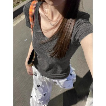 夏季大領口V領短袖T恤女美式純欲辣妹修身顯瘦小衆純色慵懶風上衣W