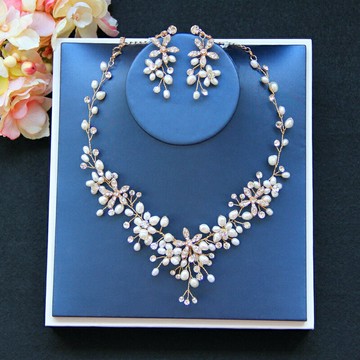 新款韓式金銀色閃鉆淡水珍珠新娘婚紗禮服項鏈耳環套裝結婚配飾品