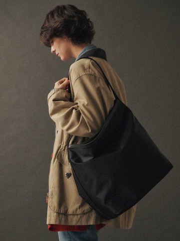 7th) Bulky shoulder bag_L size, black