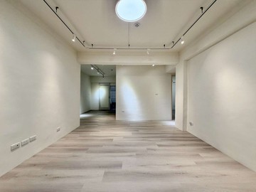 A★金獅湖畔稀有釋出｜全新裝潢美三房｜門口可停車｜高雄市三民區金鼎路