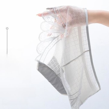 拍一發三冰絲內褲女裸感無痕一片式少女透氣低腰純棉襠蕾絲三角褲