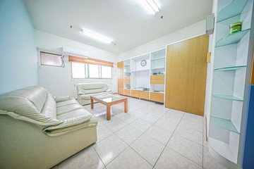 近獅甲捷運站亞灣海景三房平車｜高雄市前鎮區民權二路