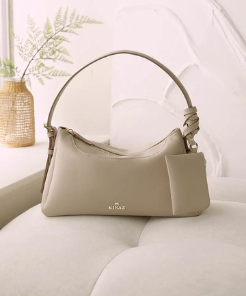 【KINAZ】附頸繩萬用包針釦雙背帶變型肩背斜背包-杏奶戚風-慵懶日光系列 (BZ96408-60)