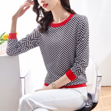 AKARA 時尚美加分幾何圖案長袖上衣(中大尺碼 秋新品 顯瘦 雪紡 長袖)
