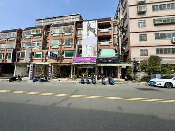 【專任】光明美食商圈漂亮透天店面｜新竹縣竹北市文信路