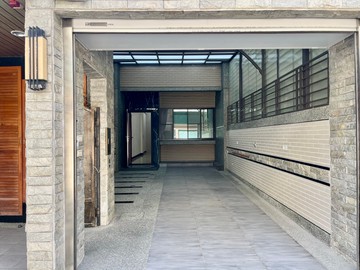 一棟傳三代│R15捷運站│買大樓不如買車墅｜高雄市左營區文莊路