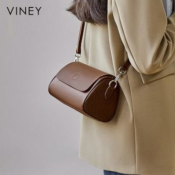 Viney包包女2026新款夏季斜挎包枕頭包圓筒小包高級感單肩包女包
