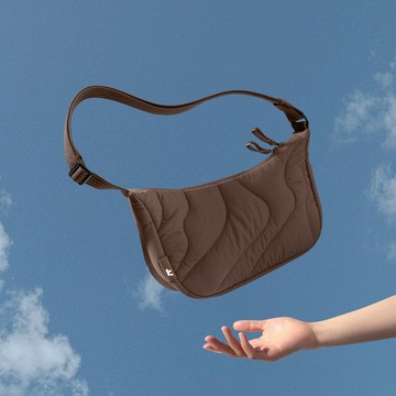 Tomtoc 地球紋理 半月包 S號  赤壤棕