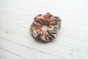 花綻春曉 - 大腸圈 髮圈 髮束 雙面使用 手作拼布設計