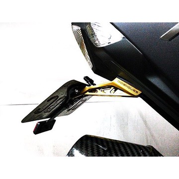 惡搞手工廠 T-MAX530 CNC鋁合金多色組立式 翹牌 牌照框 土除 T媽