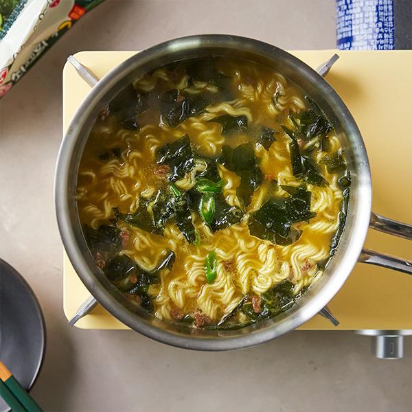 [オットギ] 牛肉わかめスープラーメン マルチパック (4個入)韓国ラーメン