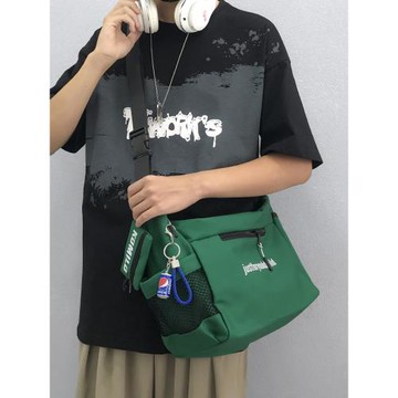 休閑斜挎包男百搭ins潮牌男士單肩包工裝大容量學生背包潮上課包