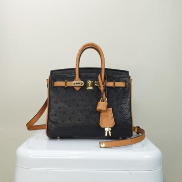 【M2ND】卡希瓦鴕鳥皮迷你柏金包(黑駝-T9407A)