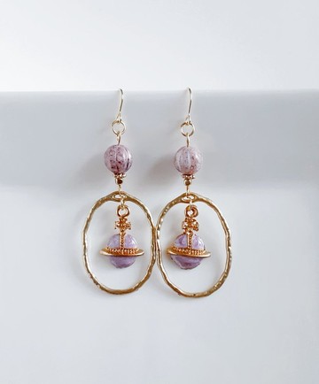 揺れる土星墜飾與橢圓墜飾、捷克珠組合的稍大尺寸耳飾，復古紫色，捷克珠，生日禮物，可更換為抗過敏耳針或耳夾