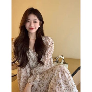 2026年春季新款法式復古冷淡風絕美碎花裙森女系高級感茶歇連衣裙