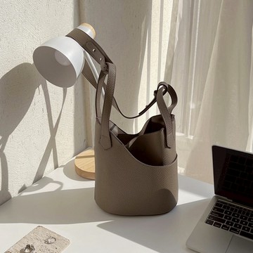 [lapagayo] 都會簡約風皮革手提/側肩背包 -PI-06404-02-質感卡其