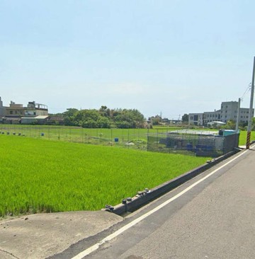 專任苑裡有貨櫃屋及圍籬方正農地｜苗栗縣苑裡鎮藍田段