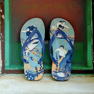 男生文創手繪風夾腳拖鞋 柔軟防滑人字拖鞋 普普系列 -悠遊海洋-