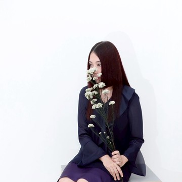 深藍色壓褶上衣襯衫、微透喇叭袖 秋冬  純色素色 淨色