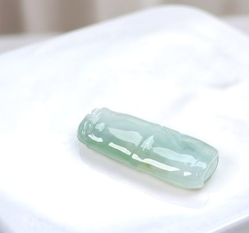 冰種飄綠翡翠巧雕節節高升 | 天然緬甸玉A貨翡翠 | 送禮